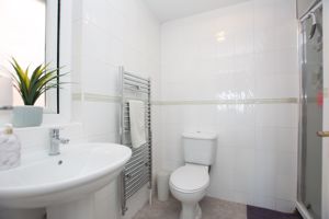 Ensuite- click for photo gallery